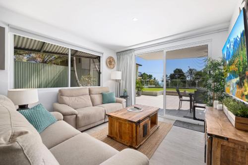 Pialba Apartment | Luxury Waves on the bay