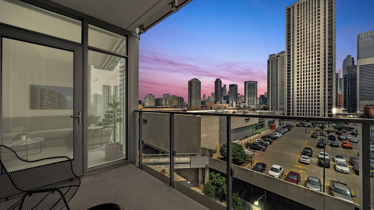 West Loop Apartment | Luxury West Loop Rentals: Modern Suites w/City Views & Resort Amenities