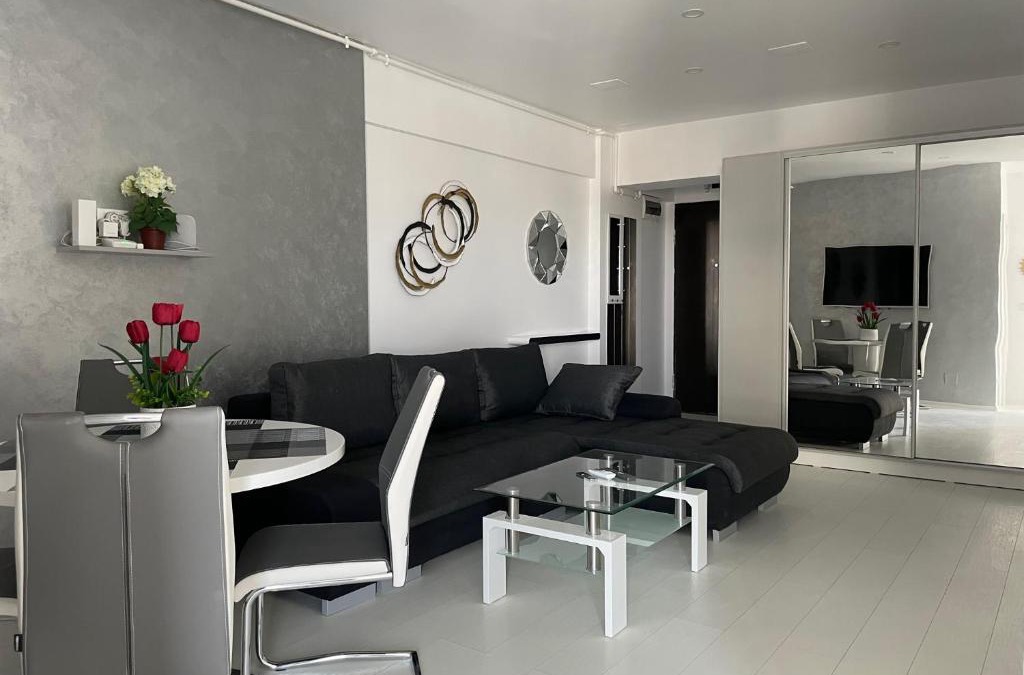 Militari Apartment | Luxury Westpark 2-Room Apartment Lakeview W5