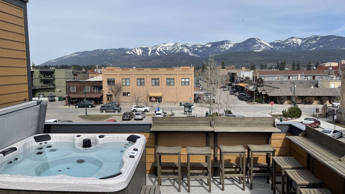 Whitefish Condo | Luxury Whitefish Penthouse w/Hot Tub on Central Ave