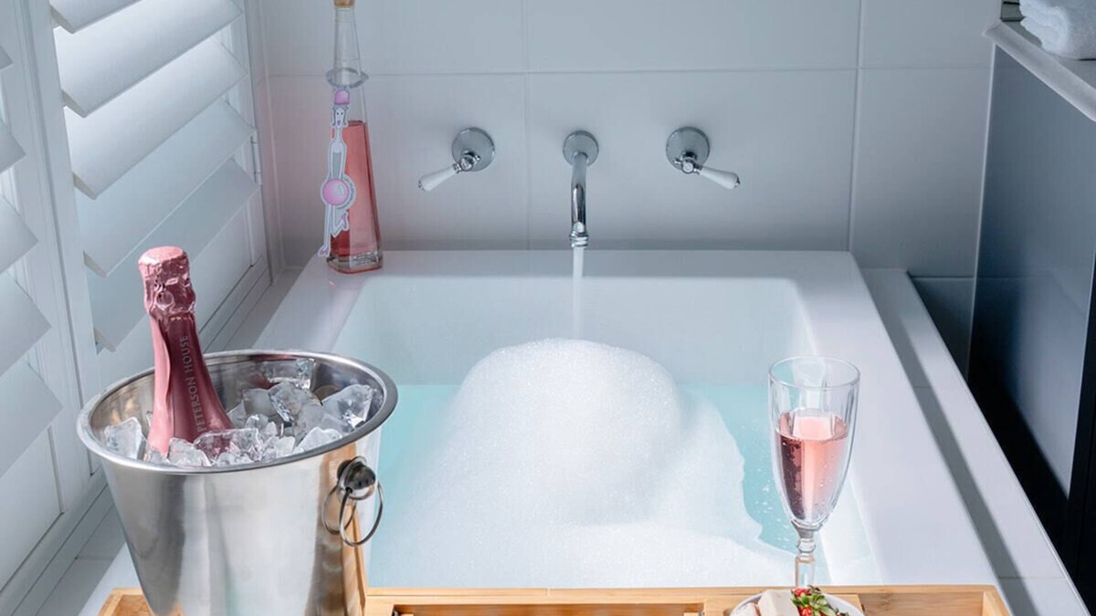North Rothbury House | Luxury Wine Country House at Huntlee - pet friendly!