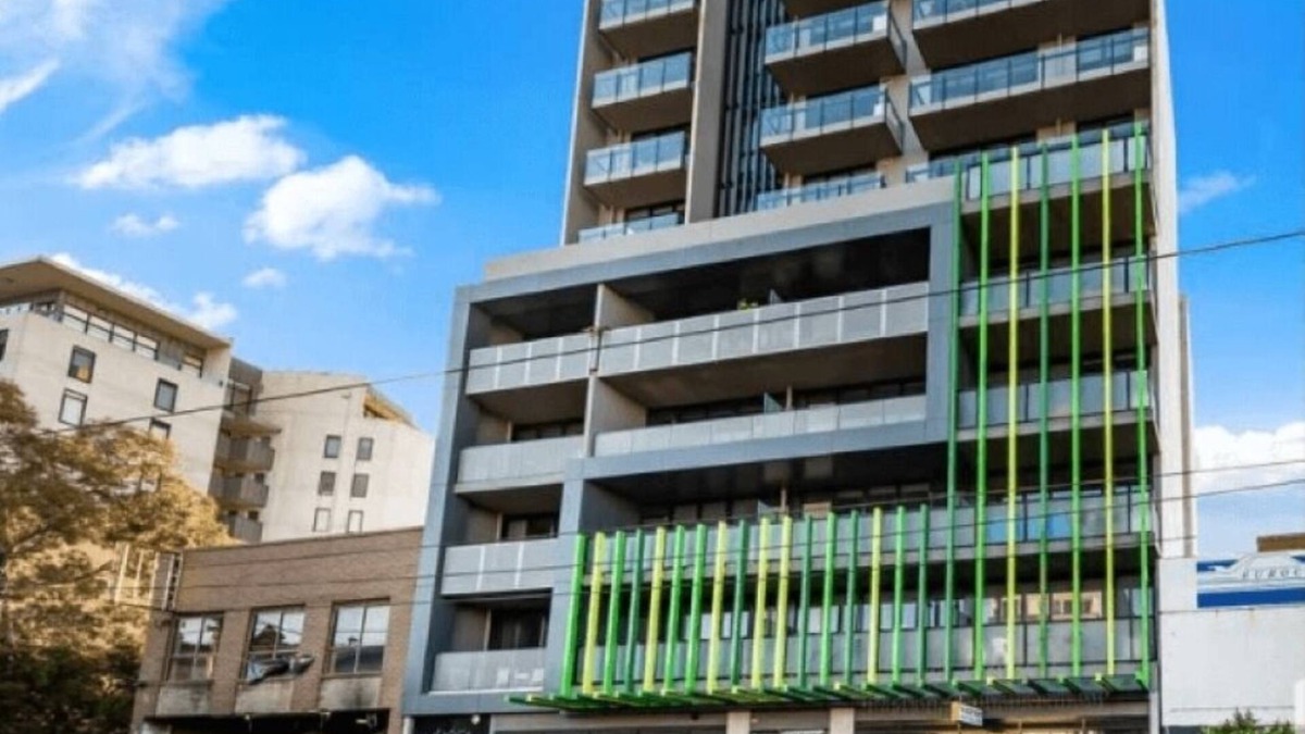Brunswick East Apartment | Luxury With Convenience On Your Doorstep!