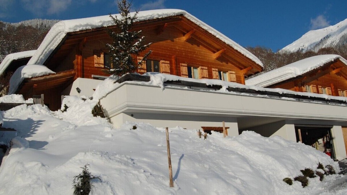 Klosters Dorf Ski Chalet | Luxury Wooden Swiss Chalet With Private Sauna - Switzerland