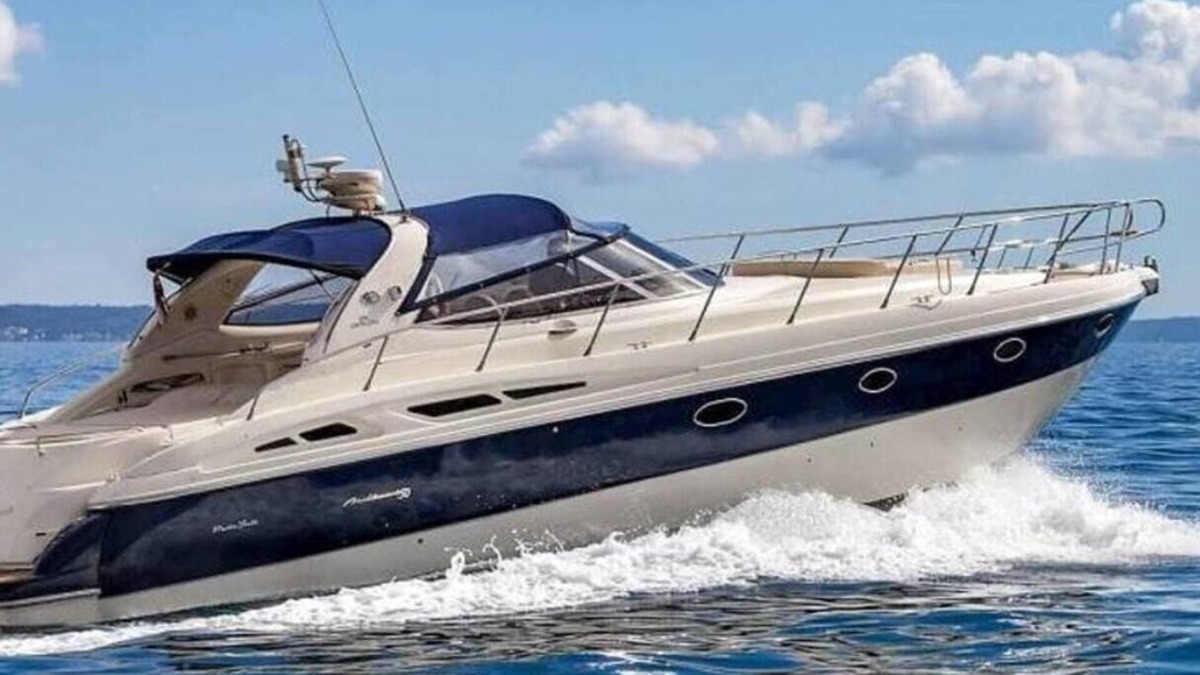 Barcelona Boat Rental | Luxury Yacht for lodging and trips Passages (2,3,4 and 8h)
