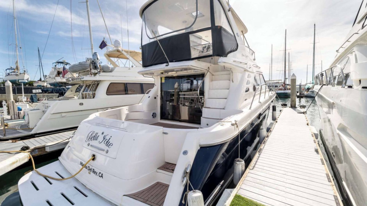 Marina del Rey Boat Rental | Luxury yacht in Marina del Rey with Bella Jolie 4 hours duration