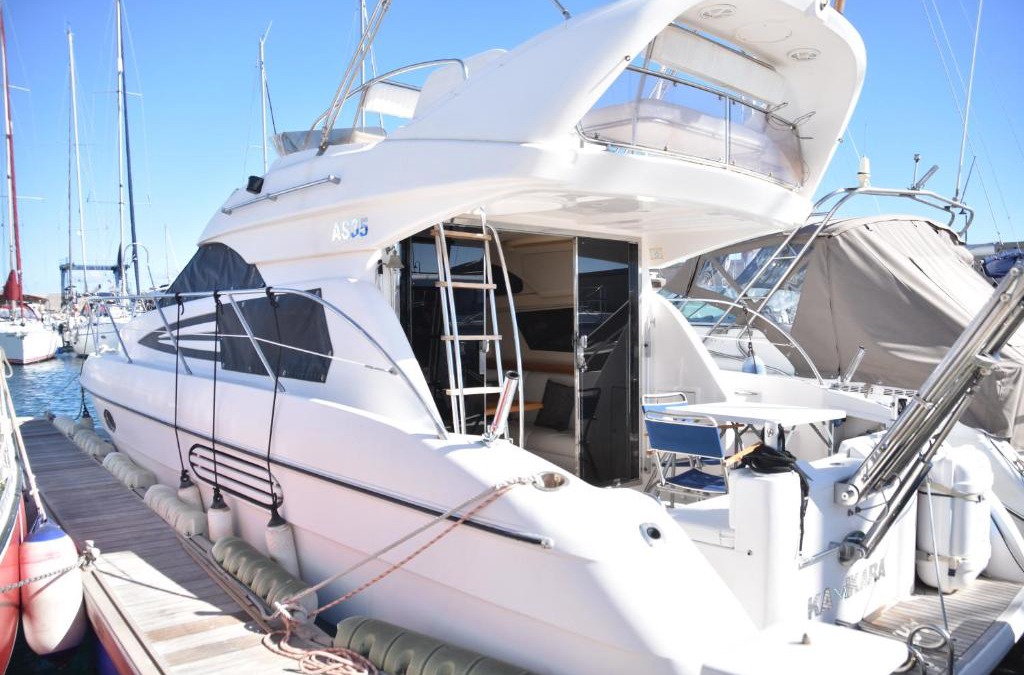 San Miguel de Abona Boat Rental | Luxury Yacht Kamikara