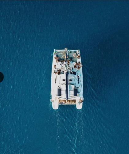Zanzibar Town Boat Rental | Luxury Yacht or Catamaran
