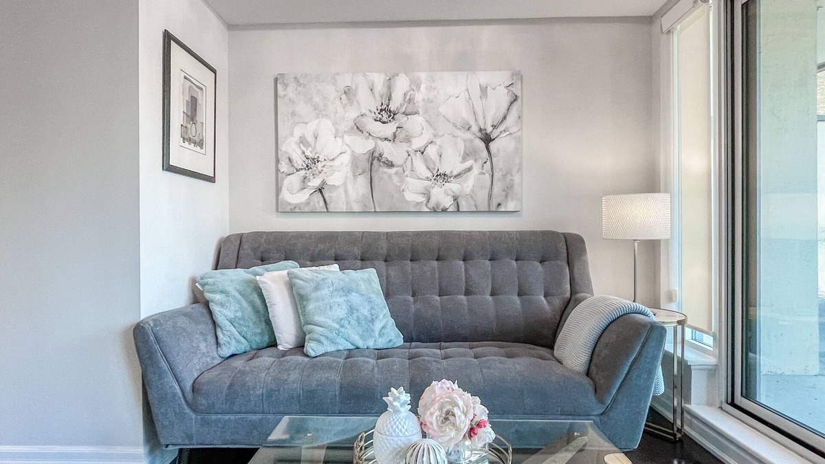 Yorkville Condo | Luxury Yorkville Condo (2 Bedroom)