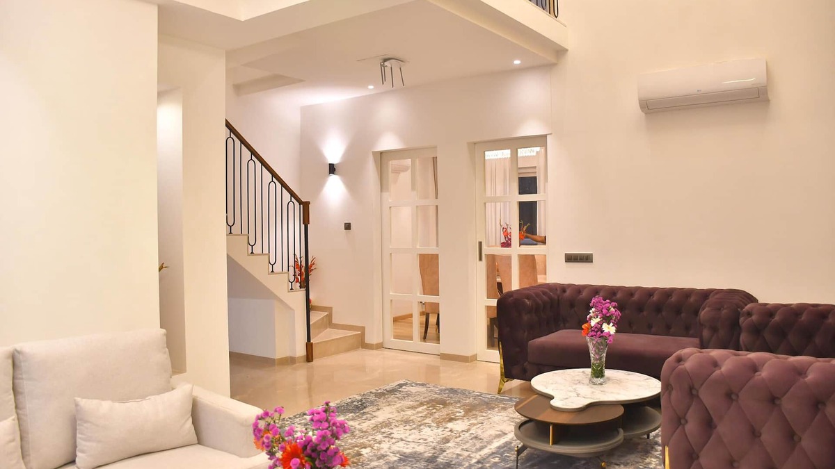 Mehdipatnam House | LuxuryHouse-3BR-Free Car & Driver-Balcony-WiFi