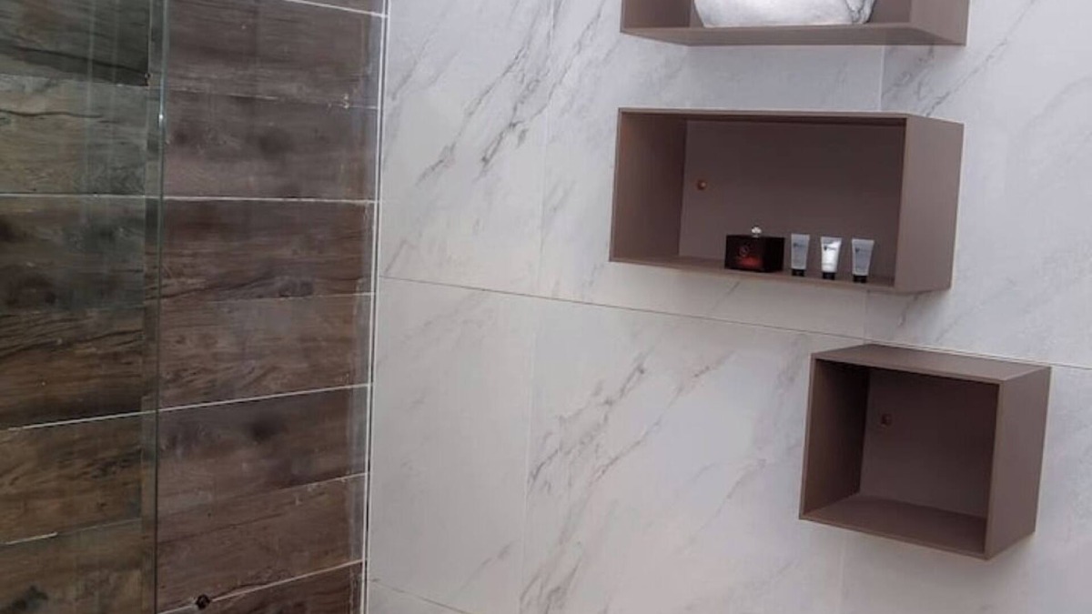 Lekki Phase 1 Hotel | Luxurysuite/B.fast/Lekki Phase 1