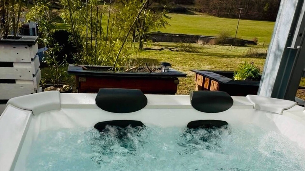 Loogh Apartment | Luxus Private Suite mit Sauna, Effektkamin und Terrasse