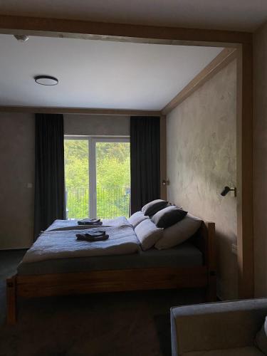 Bila Apartment | Luxusní Apartmán Domovjanka - KNĚHYNĚ