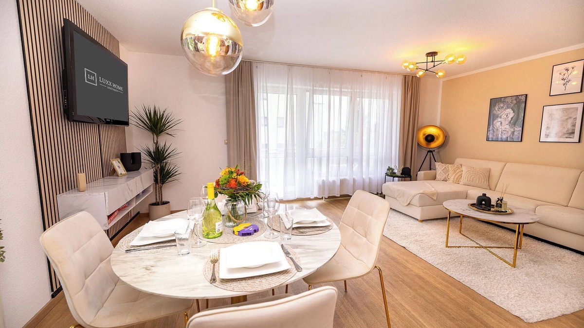 Biberach an der Riss Apartment | Luxx Home BC, Zentral - für 4 Personen-balkon-parken-voll Ausgestattete Küche
