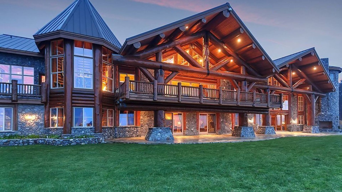 Port Orford House | LX28 Oceanfront Estate on 30 Acres: Great for Weddings!
