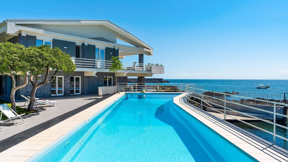 Stazzo Villa | Lxury seafront villa with pool set in Stazzo, Sicily