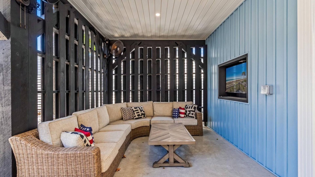 Myrtle Beach House | Lynes Den 3 bdrm 2 bath gorgeous home professionally decorated