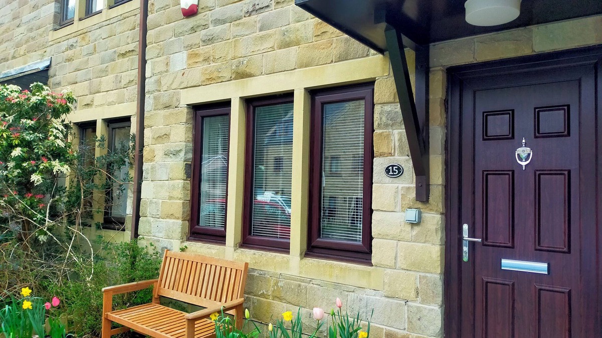 Wadsworth House | LYNTON HOUSE, family friendly, with a garden in Hebden Bridge