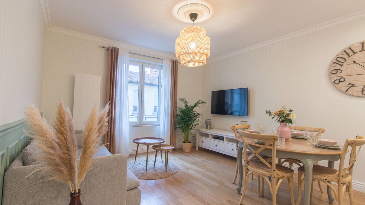 Richard Vitton - Chambovet Apartment | LYON 3, Quartier typique de LYON - 3 rooms 10 min from Part Dieu train station