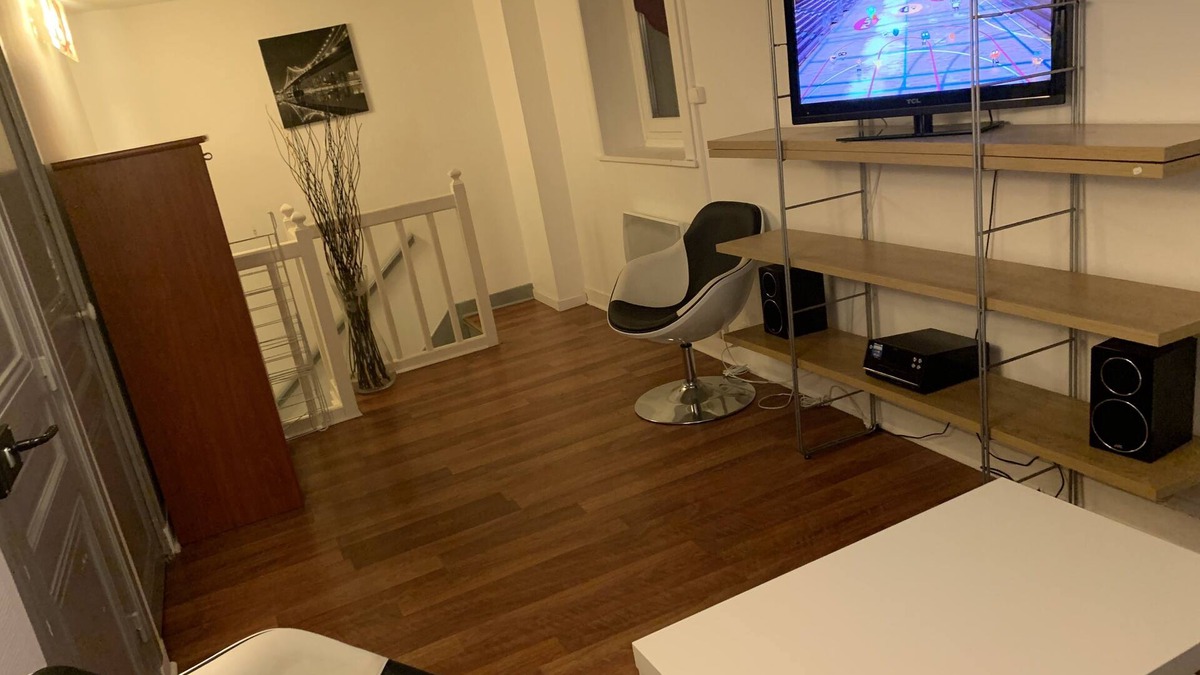 Moliere Vauban Apartment | Lyon 6e apartments located 2 minutes from the Halles de Bocuse and La Pardieu.