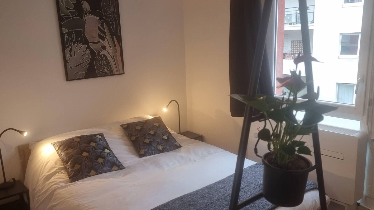 Ferrandiere - Maisons Neuves Condo | Lyon Monchat Villeurbanne Refurbished studio with air conditioning and parking