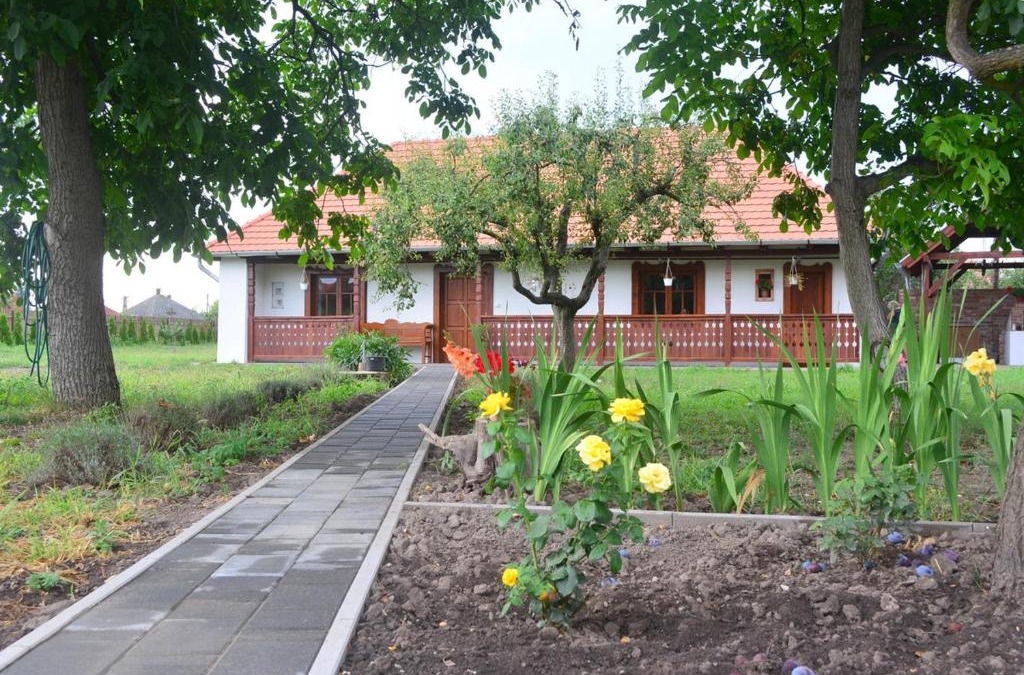 Tiszababolna Apartment | Mákvirág Vendégház- Tiszabábolna