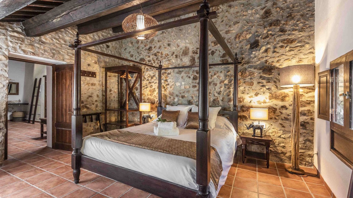 Sant Feliu de Pallerols Cottage | Más Campassol - an ecological farmhouse with soul.