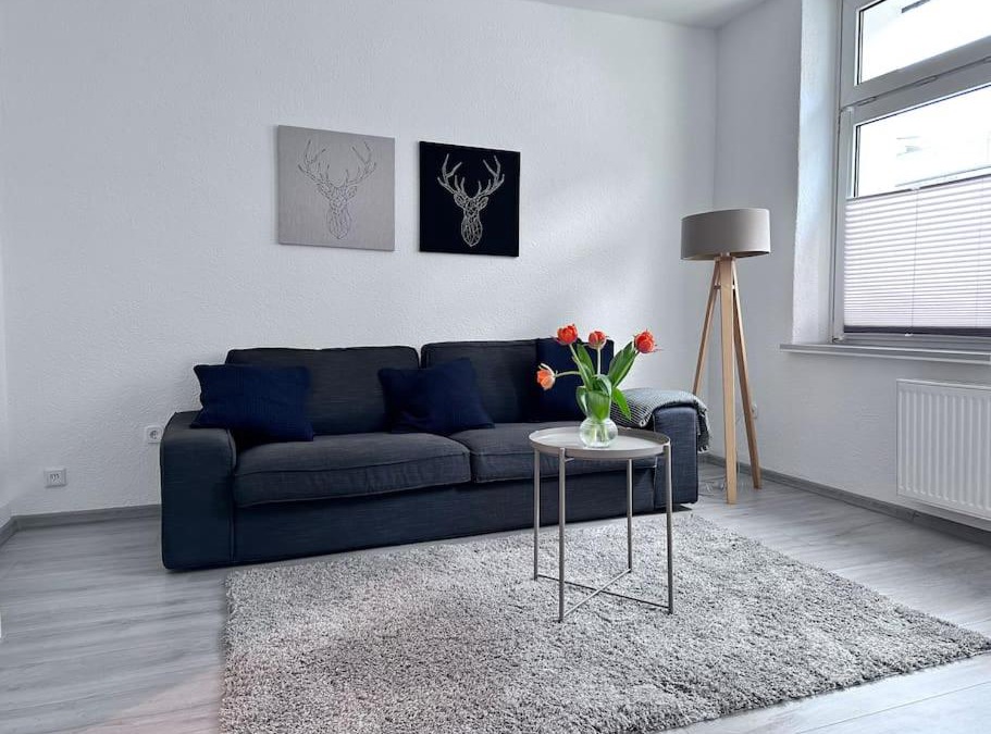 Herne Apartment | Möblierte Erdgeschoss-Wohnung mit Parkplatz in bester Lage des Stadtzentrums Herne, WLAN, Netflix- Super Autobahn-und ÖPNV-Anbindung