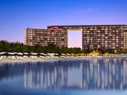 Ras Al Khaimah Resort | Mövenpick Resort Al Marjan Island