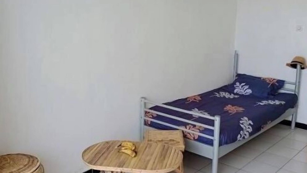 Thies Apartment | M'boro Beach Twin Room with Private Bathroom