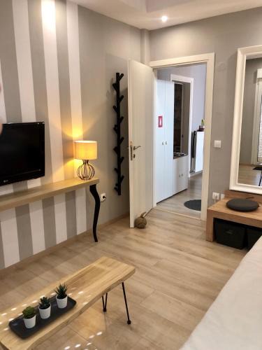 Ano Poli Apartment | M&S design house