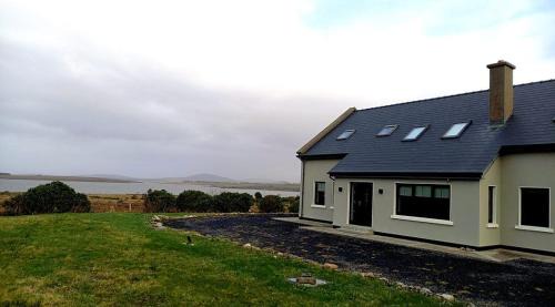 Saula House | M033 Achill Gatehouse By The Greenway