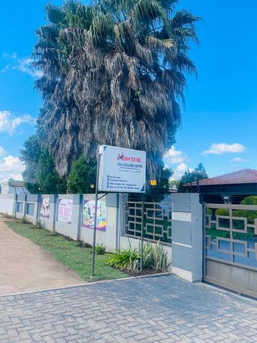 Mmabatho House | M2B guest lodge - Mum to be spa