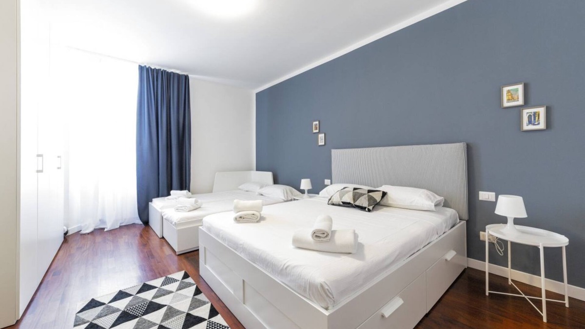 Chinatown Apartment | M5 MONUMENTAL URBAN APARTMENT X5!
