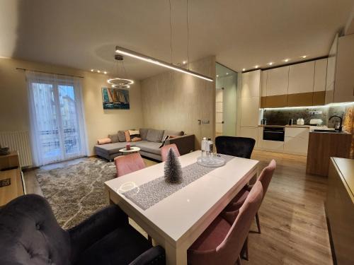 Orszagut Apartment | M53 "Margaret's Edge" Apartment