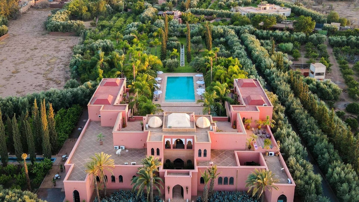 Oulad Hassoune Apartment | Luxury villa with 180 m2 pool spa and 5-star service by feelluxuryholidays