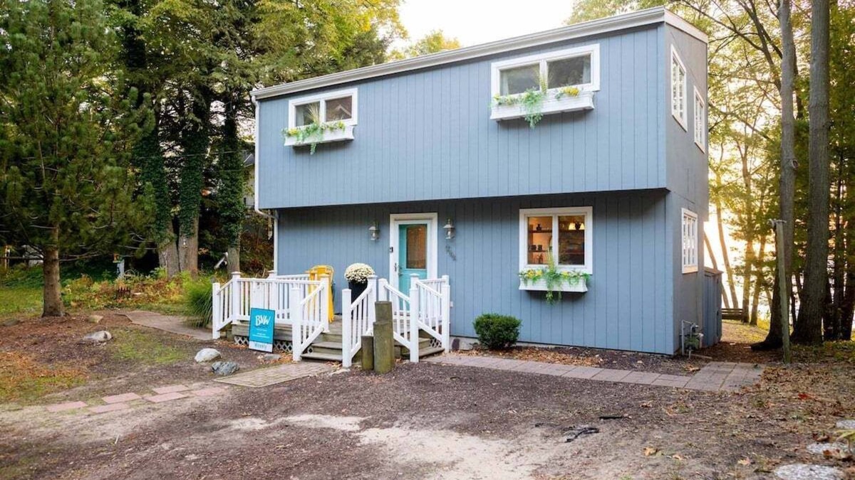 Macatawa Cottage | Macatawa Hills Lake Michigan Beachfront
