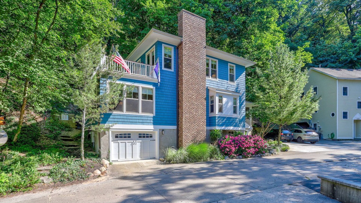 Macatawa House | Macatawa/Lake Michigan = Spacious Airy Home in Gated Macatawa Park