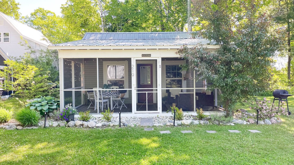 Mackinaw City Cottage | Macatawa- Mackinaw City Cottage, walking distance to town!