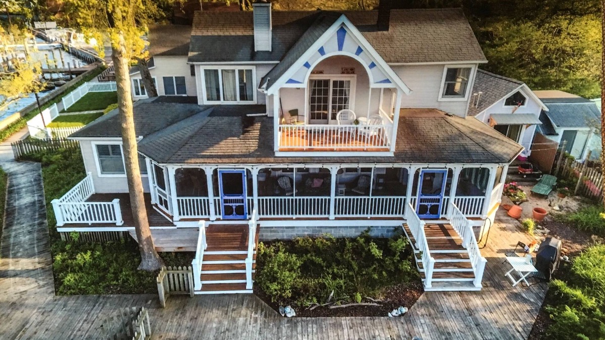 Macatawa Condo | Macatawa Waterfront by 'Big Red'/Cottage Living for 2