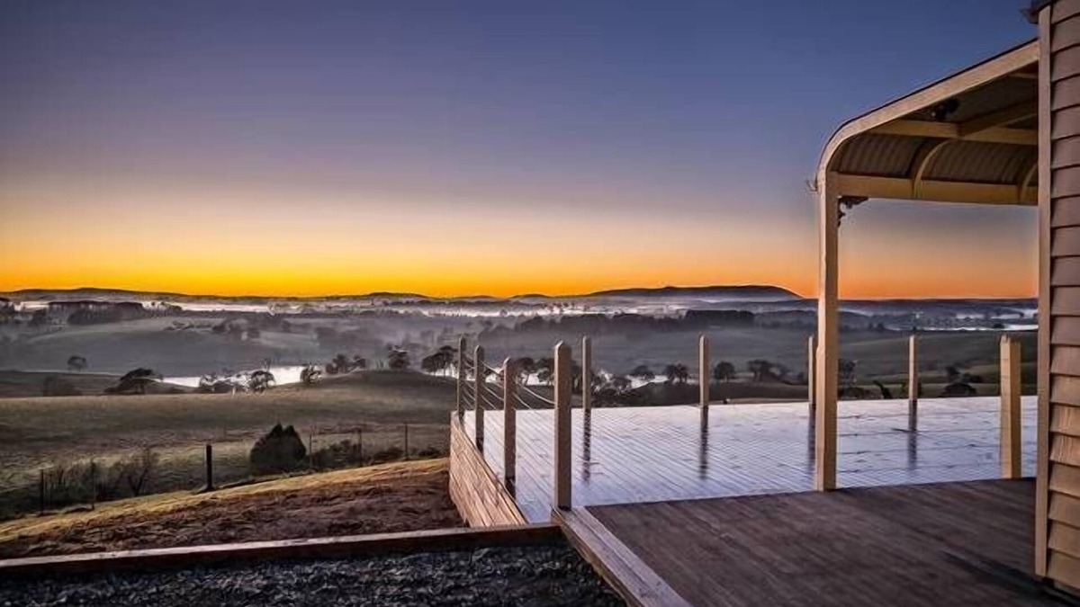 Spring Hill Cottage | Macedon Ranges Views, Spring Hill via Kyneton