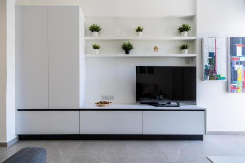 Skala Apartment | Mackenzie Beach Apartment