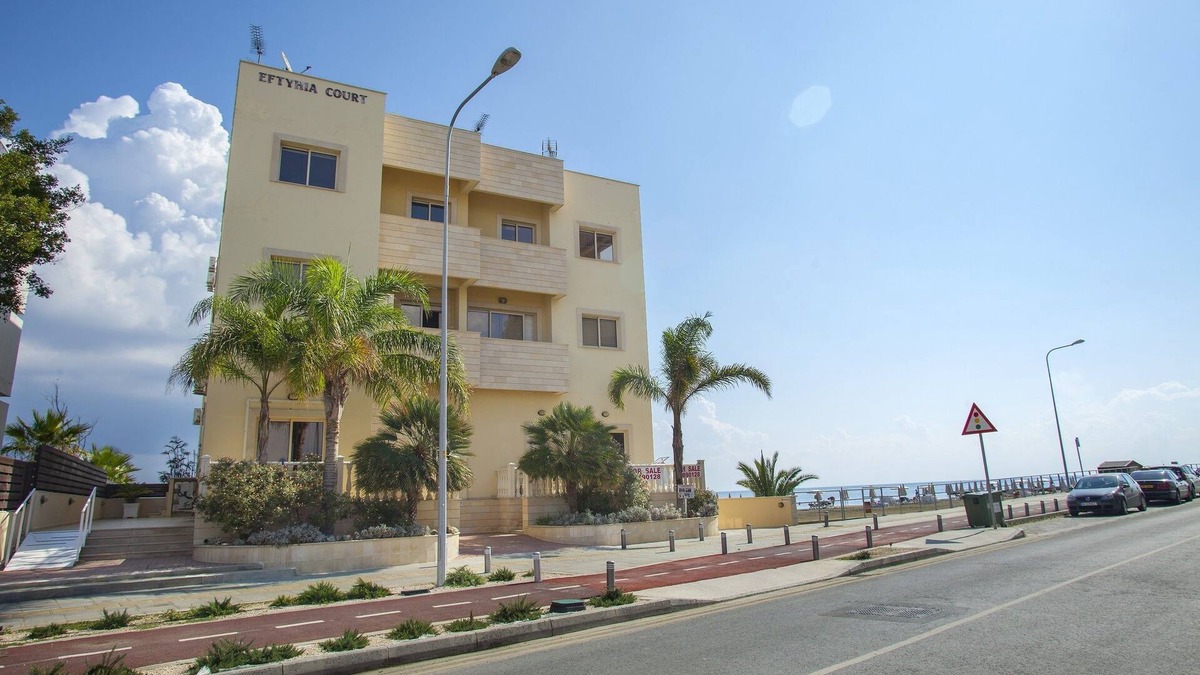 Larnaca Apartment | Mackenzie Beachfront Eftyhia Suite