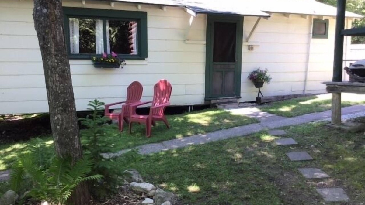 Cedarville Cabin | Mackinac Cabin - Les Cheneaux Landing