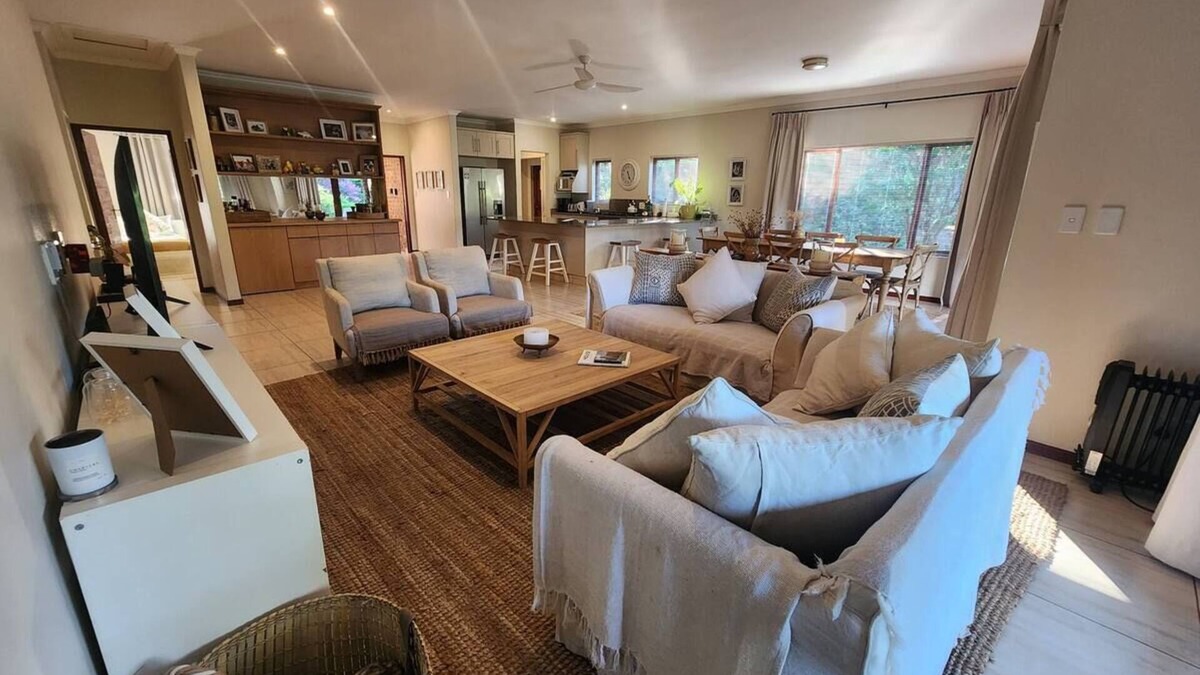 White River Villa | Maclarty House - Golf Estate