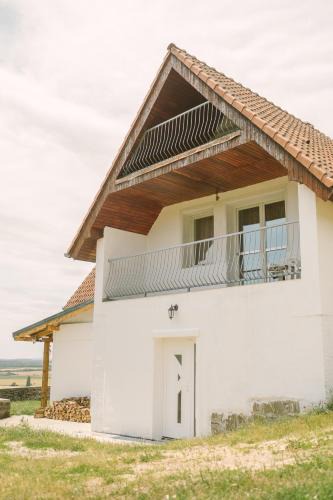 Kissomlyo House | MacskaFészek Vendégház
