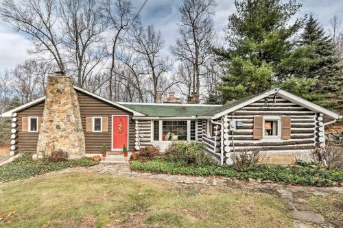 Seisholtzville House | Macungie Cabin with Fireplace Near Bear Creek Skiing