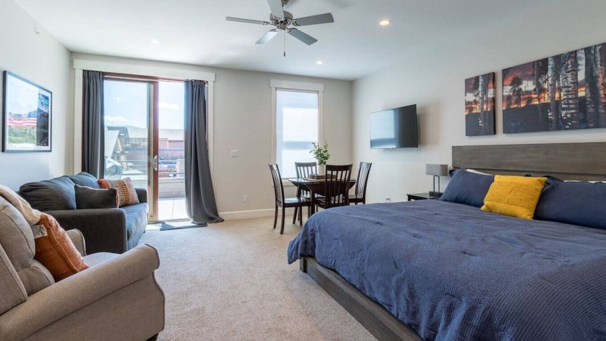 Grand Lake Apartment | Mad Moose Retreat: Gorgeous Condo by Grand Lake!