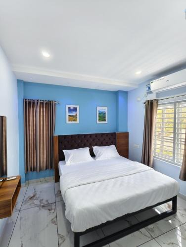 Payangadi Hotel | Madayi Residency