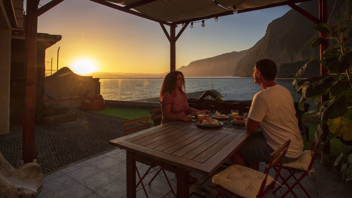 Porto Moniz House | Madeira Black Sand House