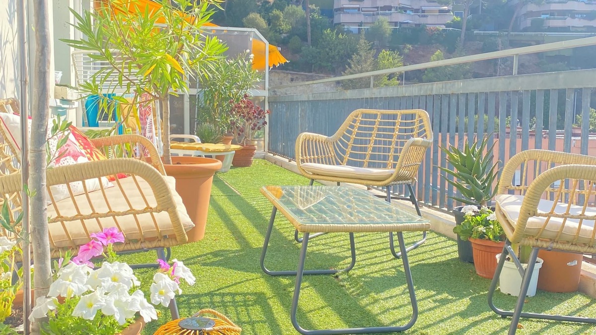 La Madeleine Apartment | Madeleine/Magnan Promenade Apt 2 rooms with very large terrace and sea view